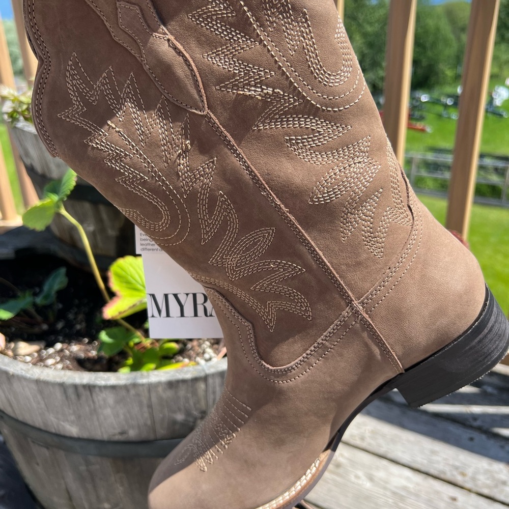 💯Fabulous Genuine Tan Leather Ranch Cowboy Boot Boho Western Shoe Festival New - Picture 9 of 13